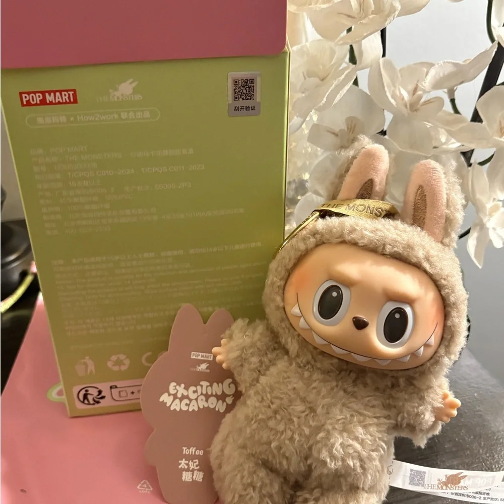 Authentic Labubu Exciting Macaron Toffee - Picture 8 of 10